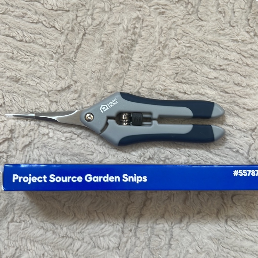 Garden snips pruning shears with secure thumb lock, New in original packaging